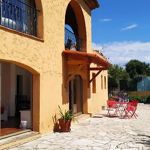 https://rez-de-villa-mougins.fr-provencehotel.com